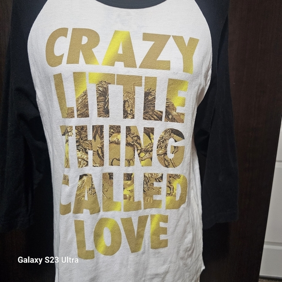Queen Crazy Little Thing Called Love Raglan Varsity T-Shirt Unisex S - Picture 3 of 5